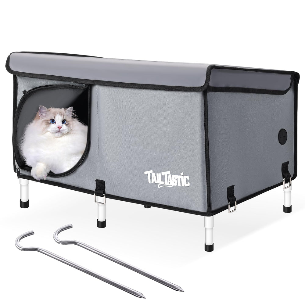TailTastic vue avant de la maison extérieure montrant l’entrée et la protection contre pluie