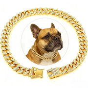 TFOECRF collier face avant montrant design Cuban link et allure luxe