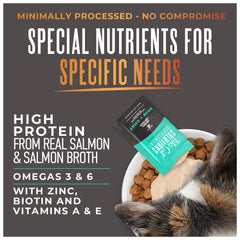 Tiki Cat mousse servie sur croquettes augmentant l'humidité et l'attrait du repas