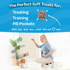 TREAT-A-BALLS tenue en main pour comparer la taille et faciliter le dosage