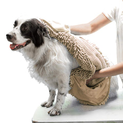 Tuff Pupper serviette face avant montrant taille et coupe pour séchage rapide