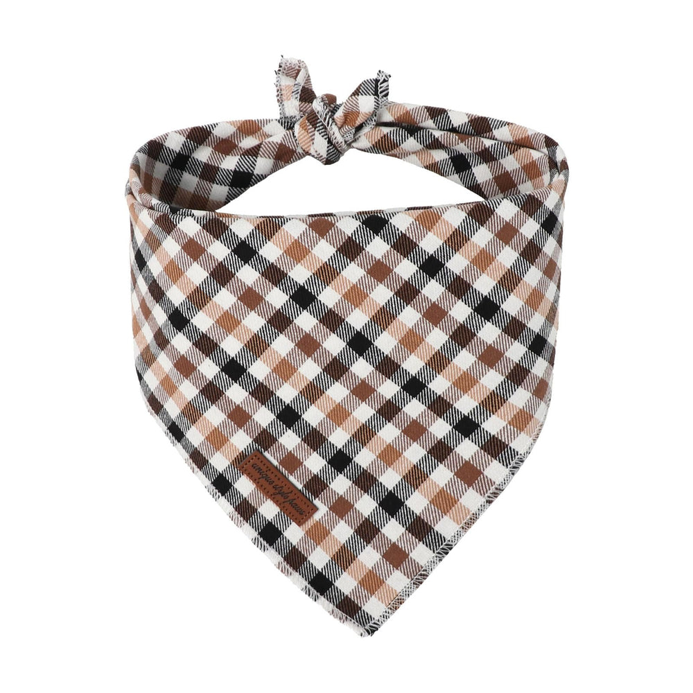 Unique Style Paws vue face avant du bandana montrant le motif et le tombé confortable
