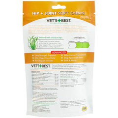 Vet's Best chiot mangeant un chew pour une supplémentation quotidienne