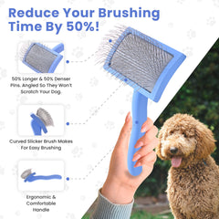 We Love Doodles brosse en action sur Goldendoodle pour pelage soigné