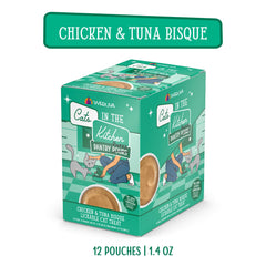 Weruva chat qui lèche sachet utilisé comme friandise appétente