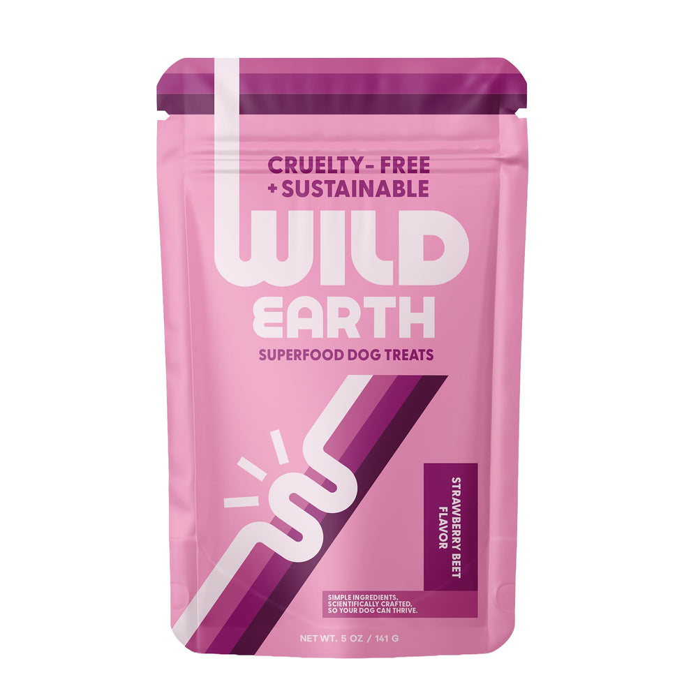 Wild Earth sachet face avant montrant la saveur fraise et betterave et l'attrait visuel