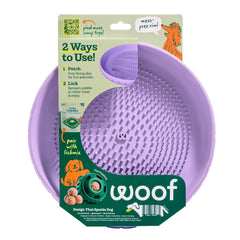 WOOF jouet tenu en main montrant flexibilité pour rangement facile