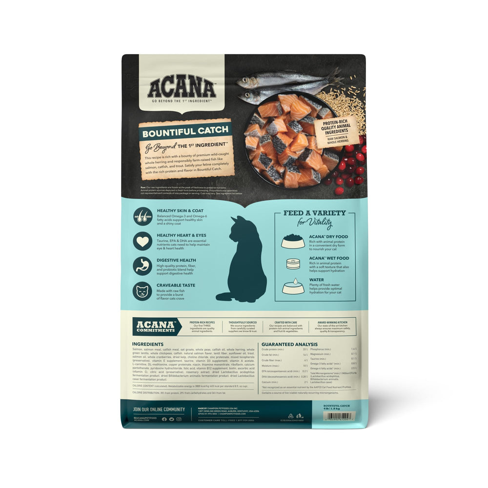 ACANA gros plan croquettes montrant texture et qualité nutritionnelle