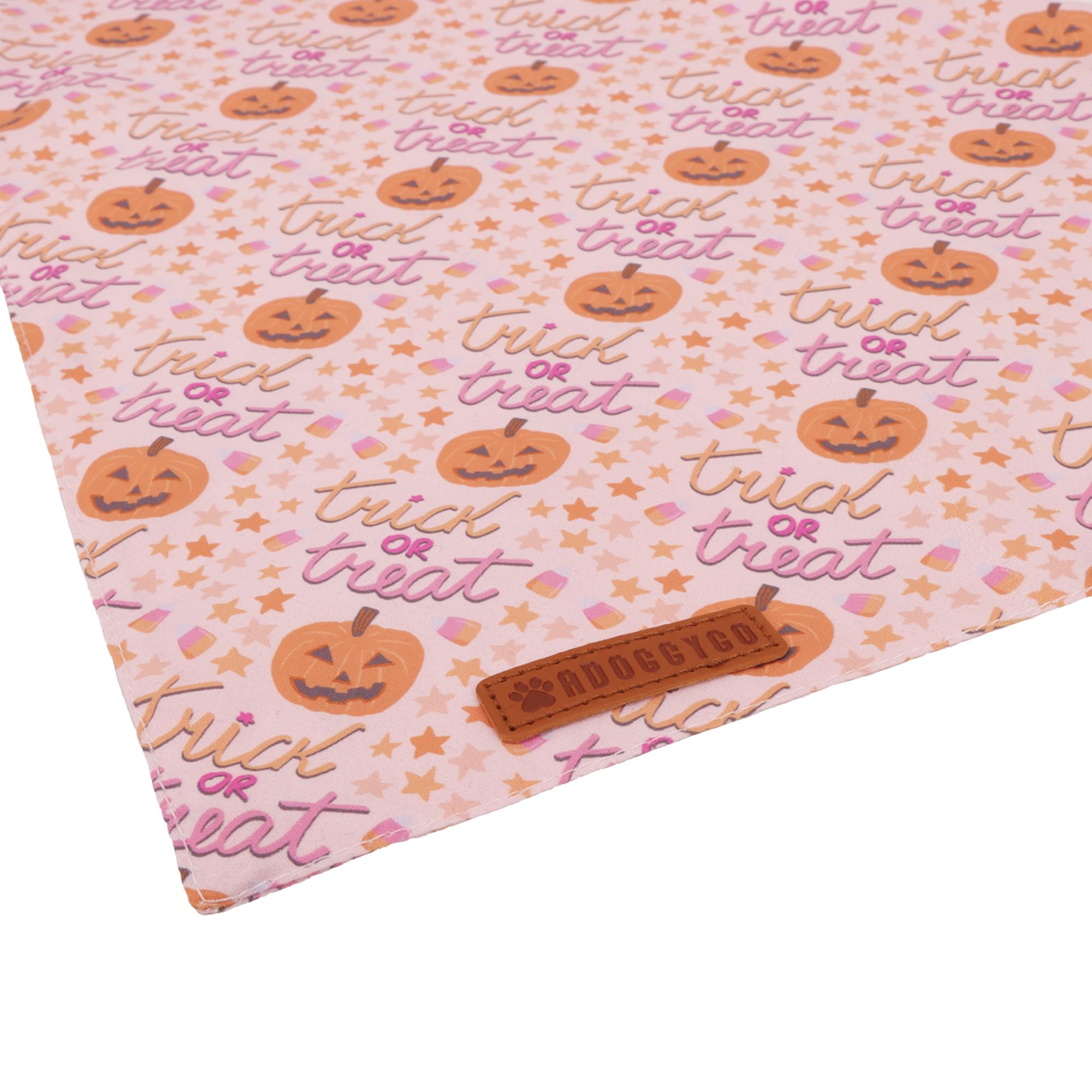 ADOGGYGO détail motif "trick or treat", message lisible et gai