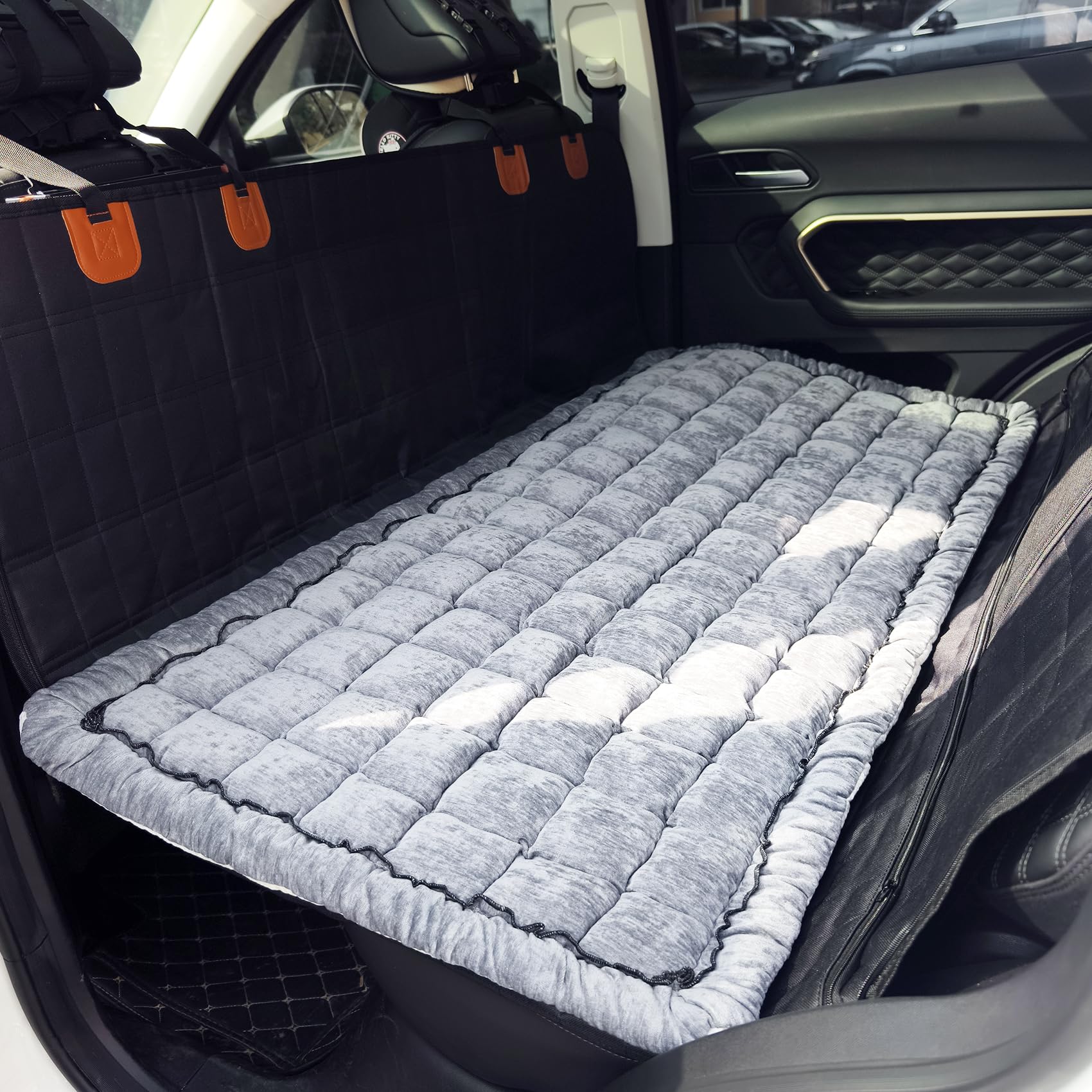 AEEISHOMEREFORM face avant du tapis-lit montrant protection et style