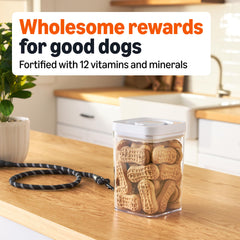 Amazon Basics portion de biscuits dans la main : commande facile pour récompense