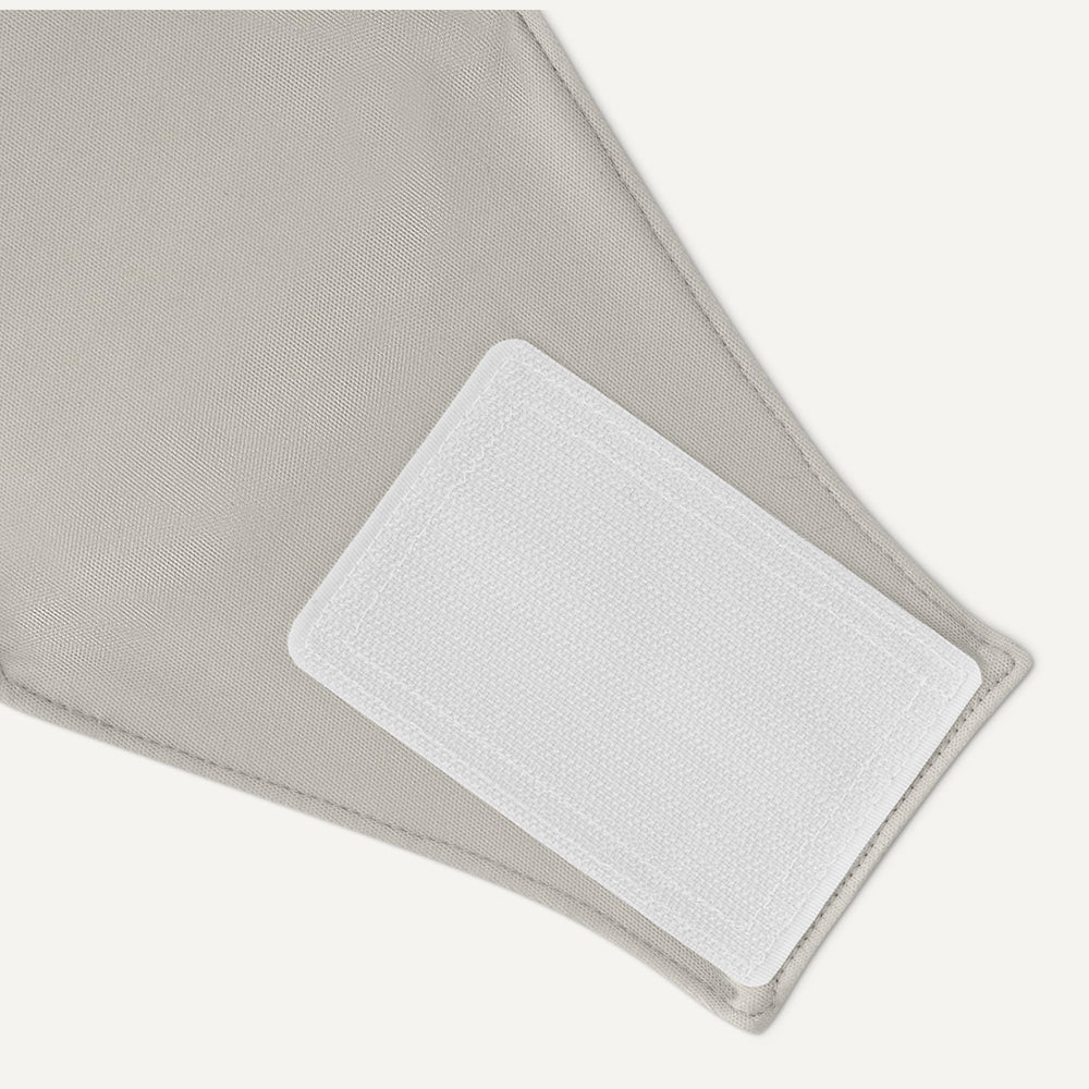 Amazon Basics couche portée sur chien mâle montrant confort et maintien