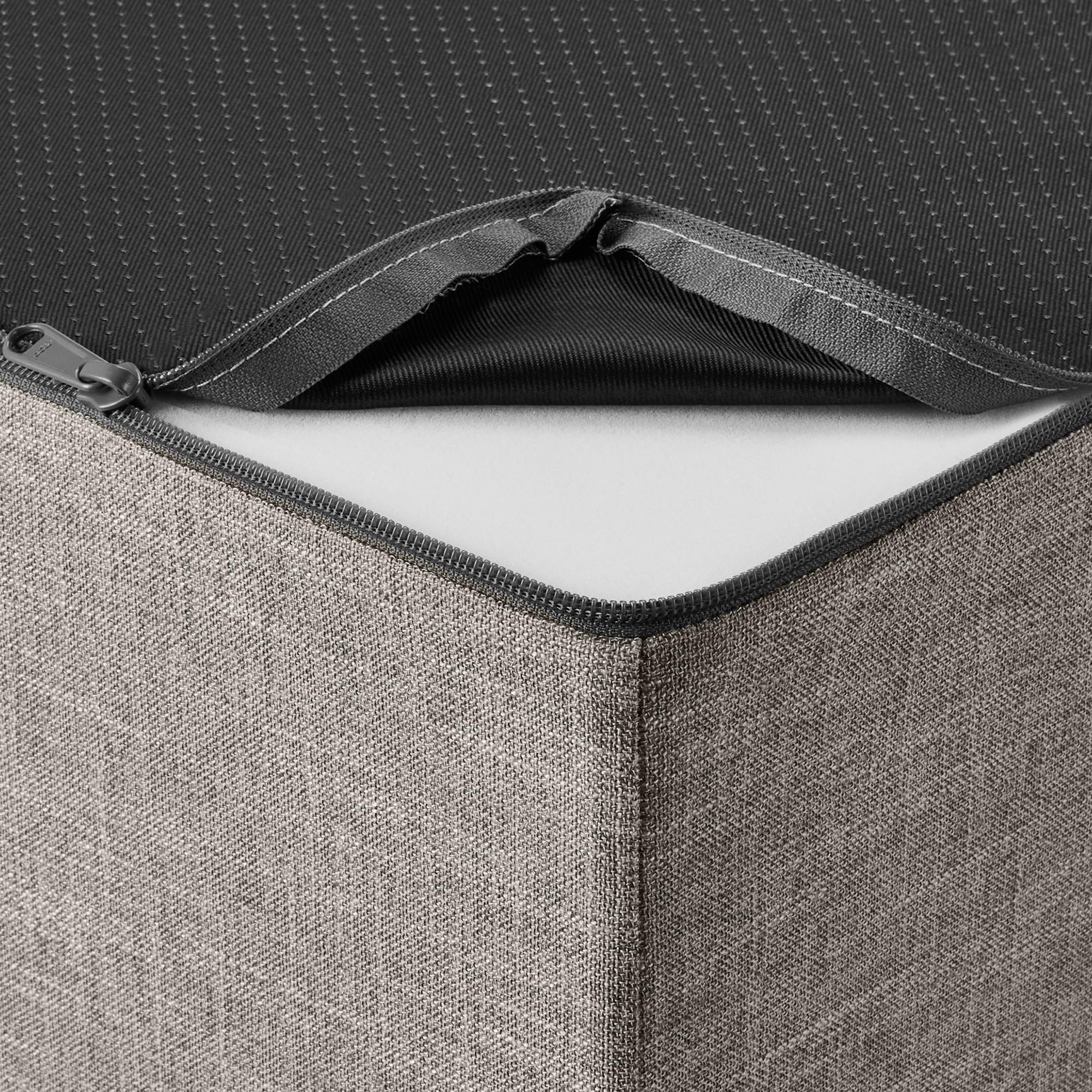 Amazon Basics escalier en usage sur canapé montrant confort pour l'animal