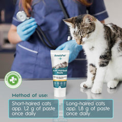 AmeizPet pot près d’un chat léchant, solution simple pour propriétaires