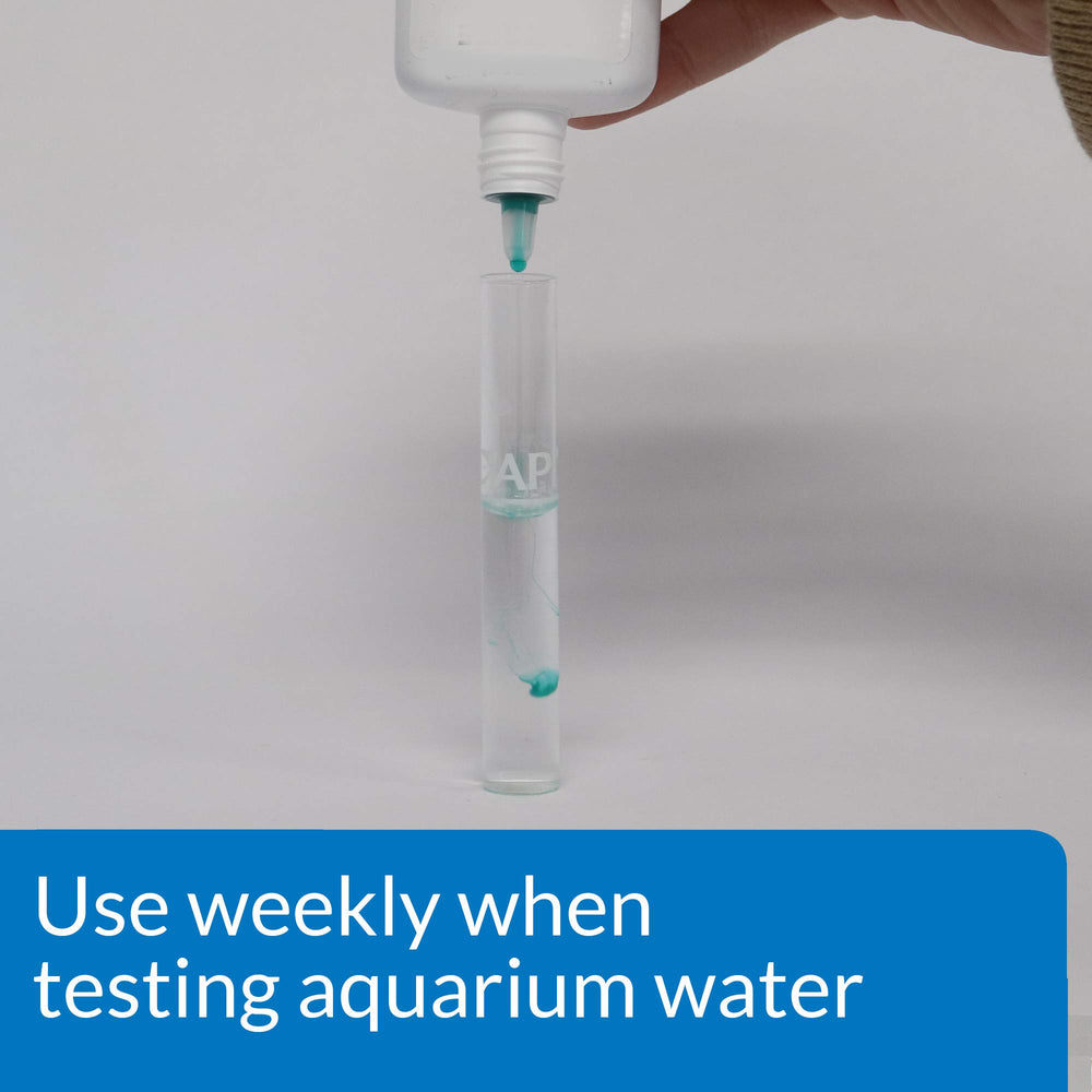 API tube utilisé avec réactif pour tests rapides et comparaisons colorimétriques