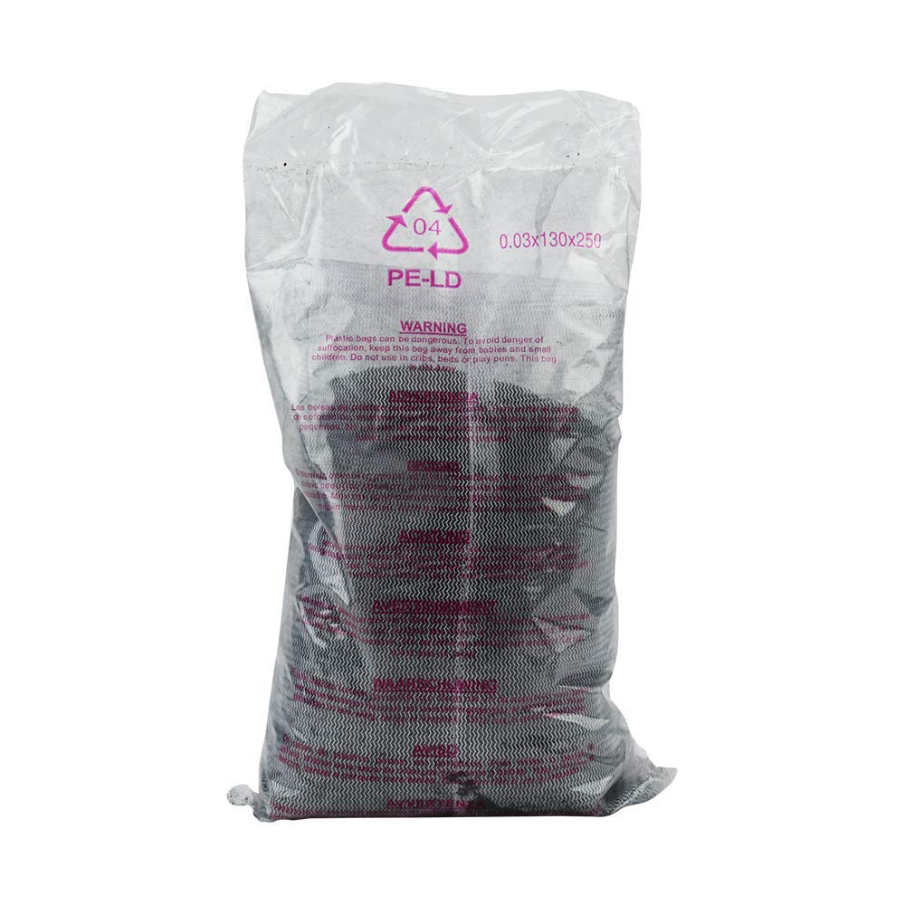 Gros plan du charbon AquaClear montrant texture poreuse pour adsorption efficace