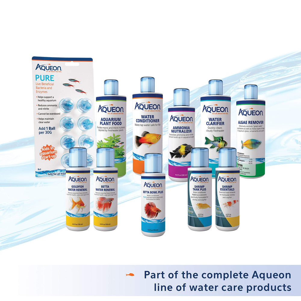 Aqueon conditionneur posé à côté d'un aquarium pour routine d'entretien