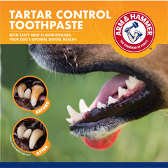 Arm & Hammer brosse doigt en usage sur chien, contact doux pour gencives