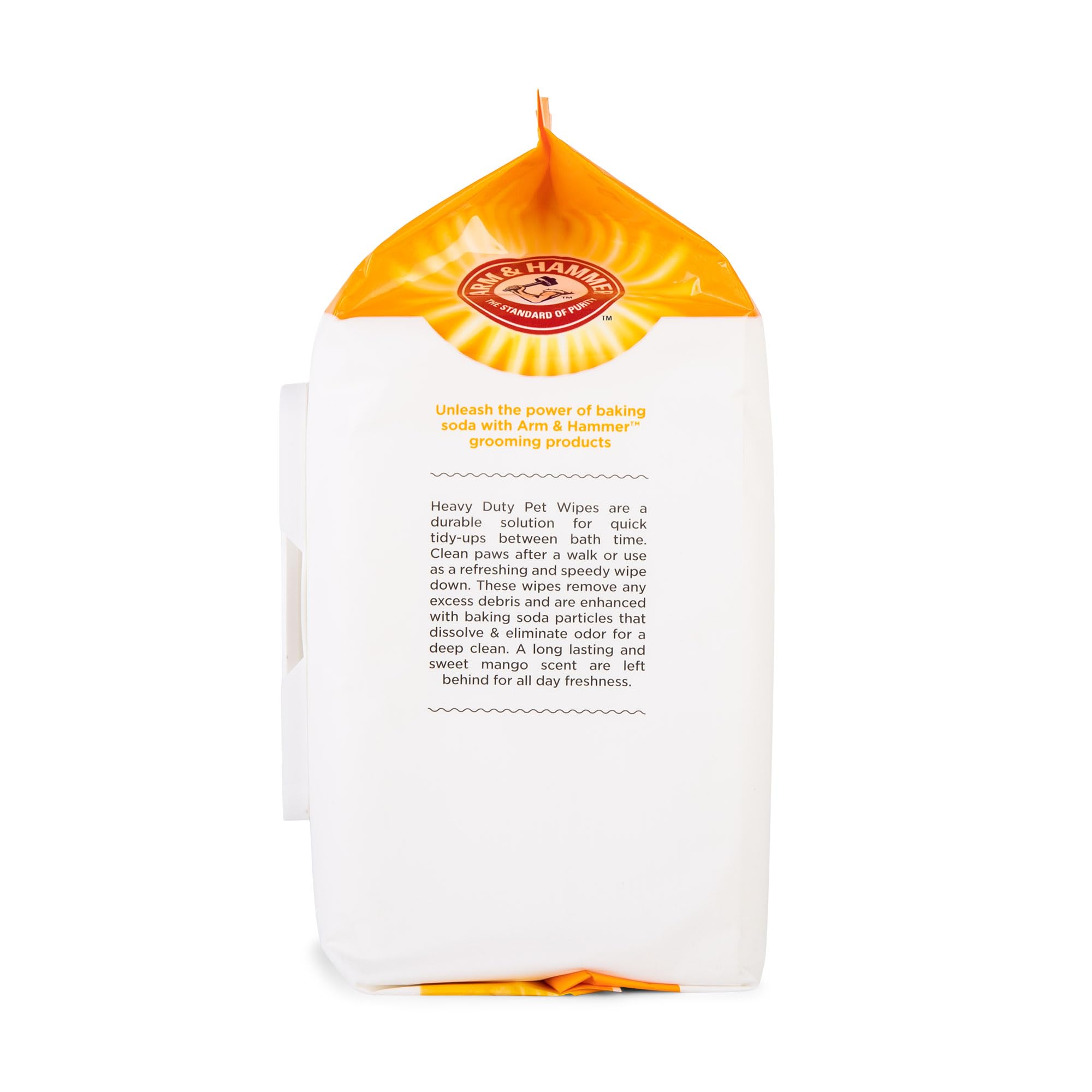 Arm & Hammer scène salon avec chien utilisant lingettes pour entretien quotidien