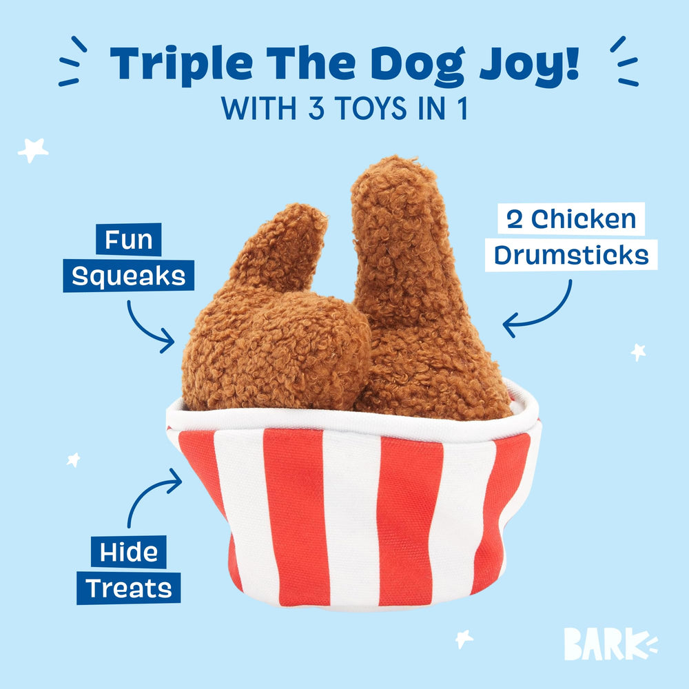 BarkBox gros plan du crinkle du seau pour stimulation auditive bénéfice engagement