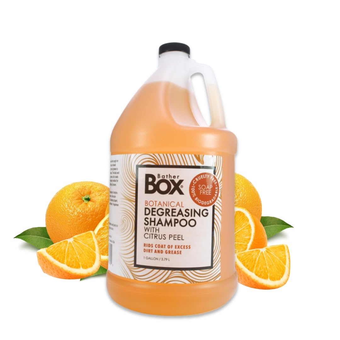 BatherBox bidon 1 gallon en gros plan montrant l'étiquette et bénéfice nettoyage puissant