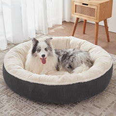 BedStill vue frontale du lit gris foncé montrant confort et style