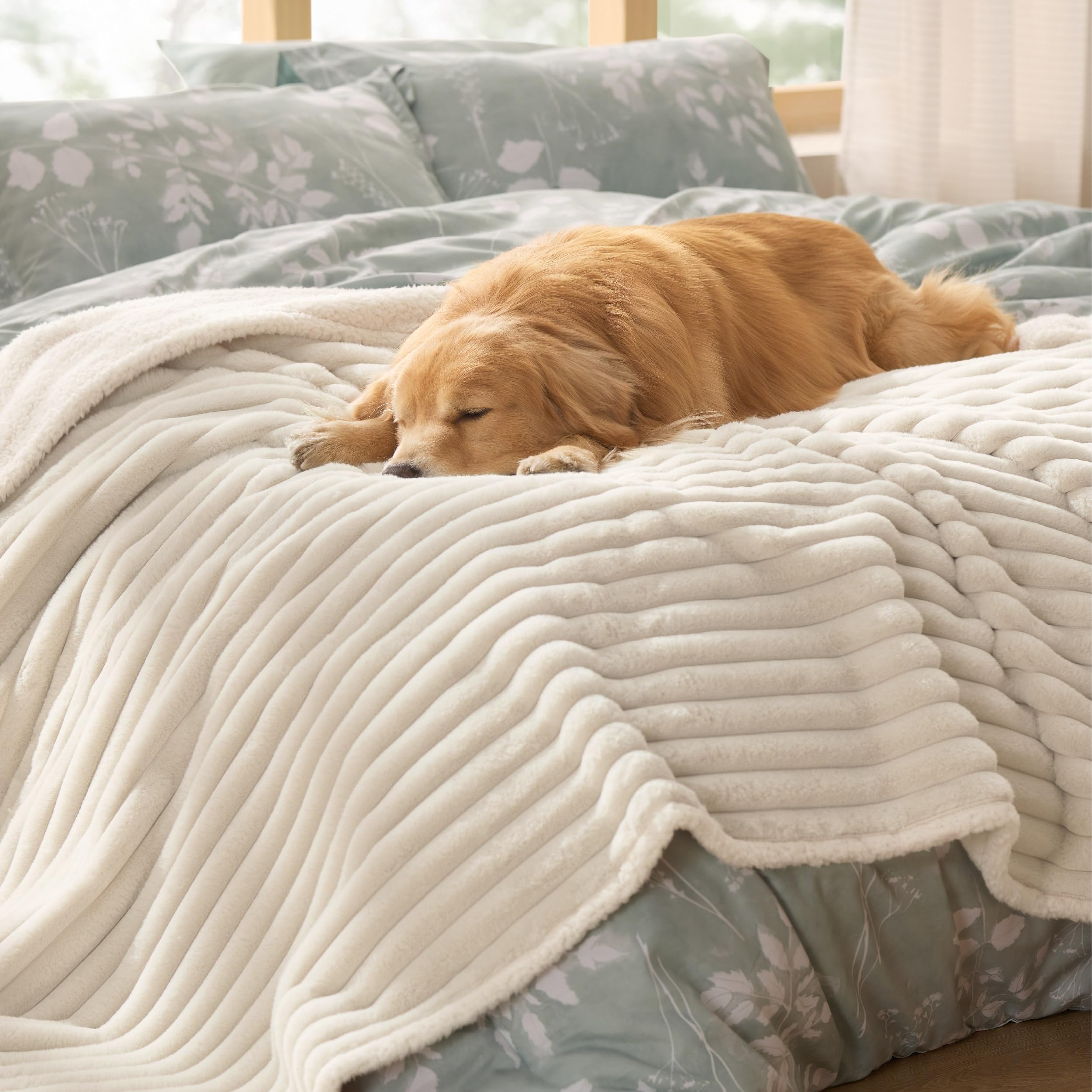 Bedsure couverture recto corduroy crème montrant protection et style