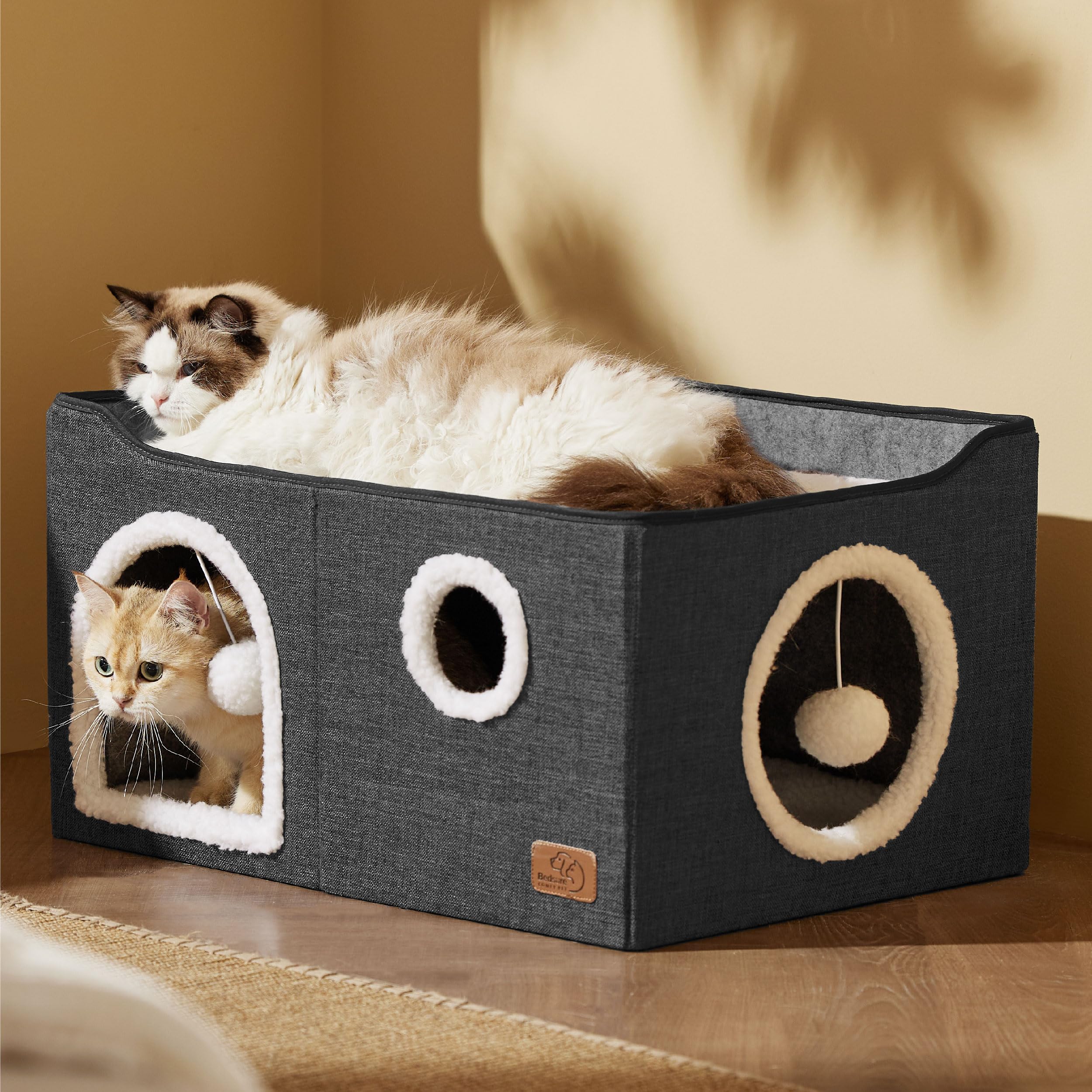 Bedsure maisonnette installée dans un salon intégrée au décor moderne