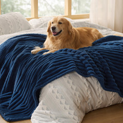 Bedsure plaid face avant bleu marine montrant design et protection