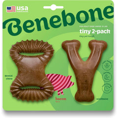 Benebone Tiny emballage avant montrant le lot de 2 et la saveur bacon bénéfice distraction