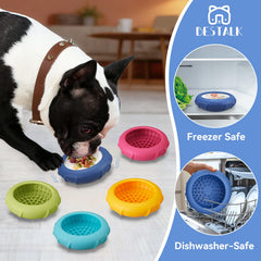 Bestalk chien léchant le bol en utilisation, distraction et stimulation mentale visibles