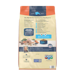 Gros plan sur croquettes Blue Buffalo montrant texture et qualité protéique