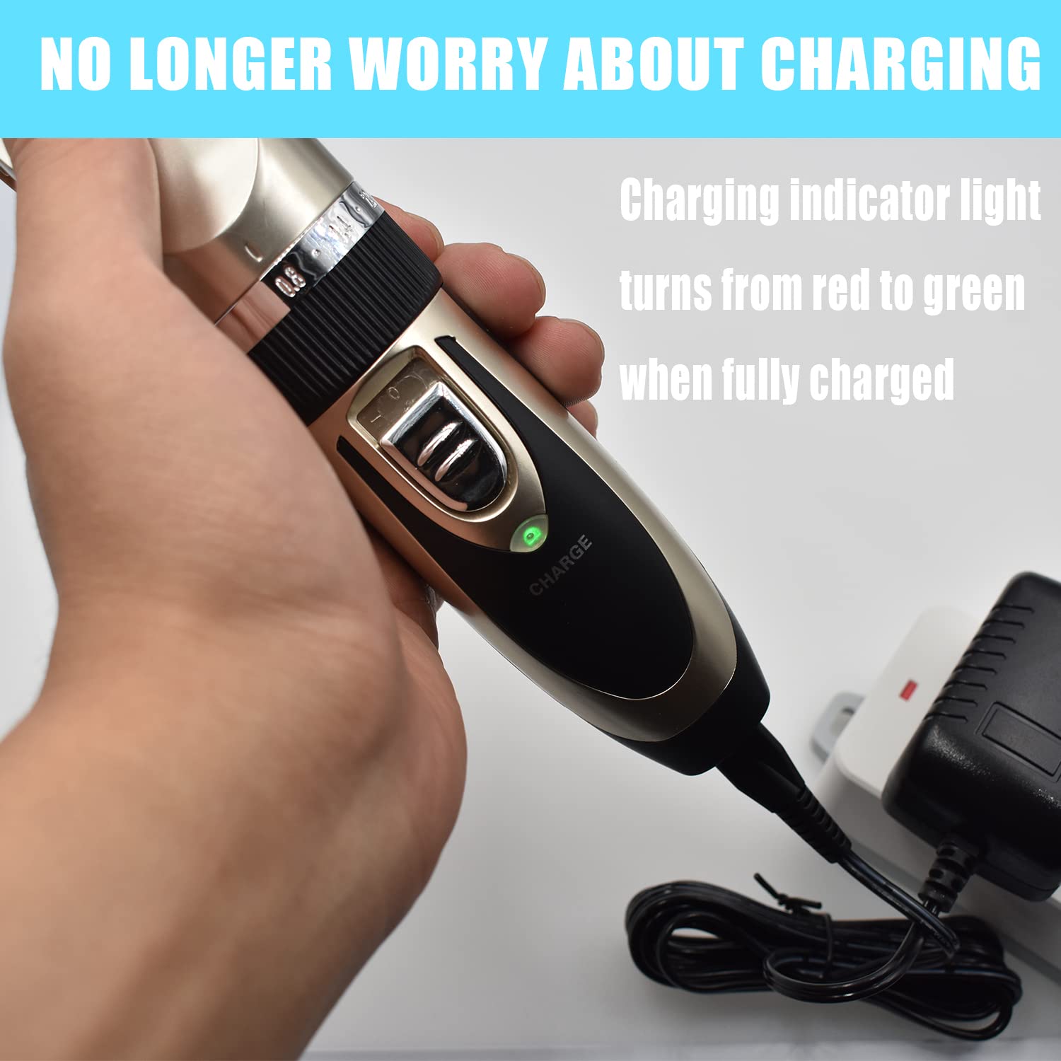 Emballage BOEEA ouverte montrant le chargeur inclus et accessibilité immédiate