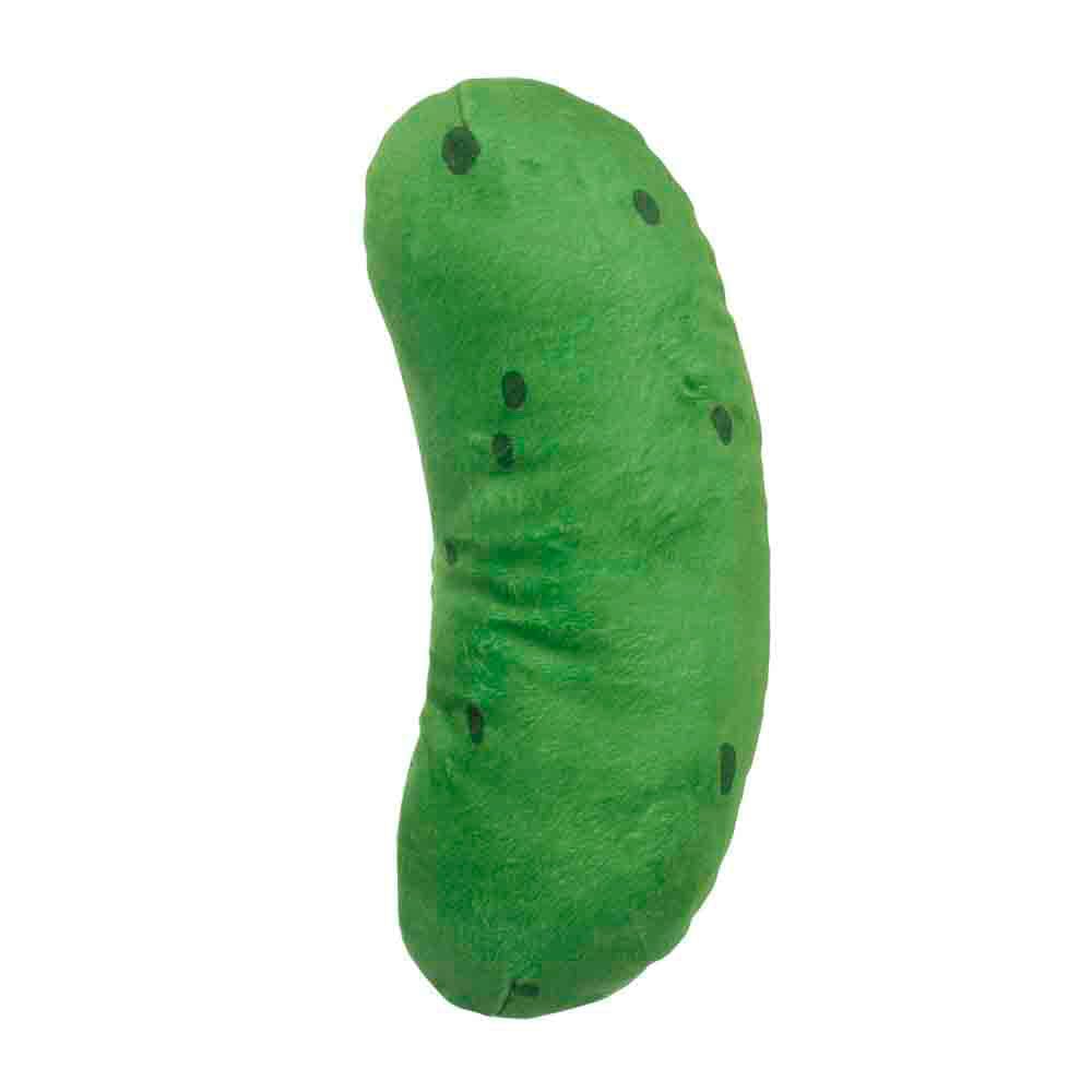 Buckle-Down Pickle Rick tenu en main pour apprécier la taille et l'échelle
