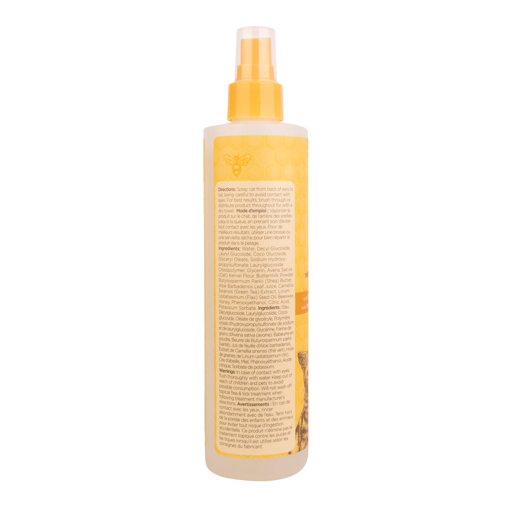 BURT'S BEES FOR PETS scène domestique canapé montrant moins de pellicules sur tissu