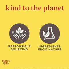 BURT'S BEES FOR PETS gros plan sur la texture douce d'une lingette apaisante