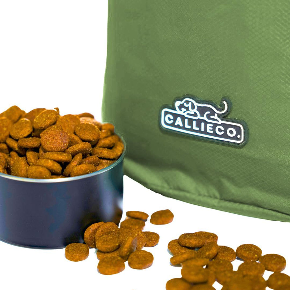 Callieco poche latérale zippée contenant une gamelle pliable et accessoires essentiels