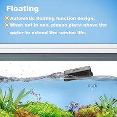Carefree Fish en usage sur une vitre d'aquarium démontrant nettoyage sans immerger les mains