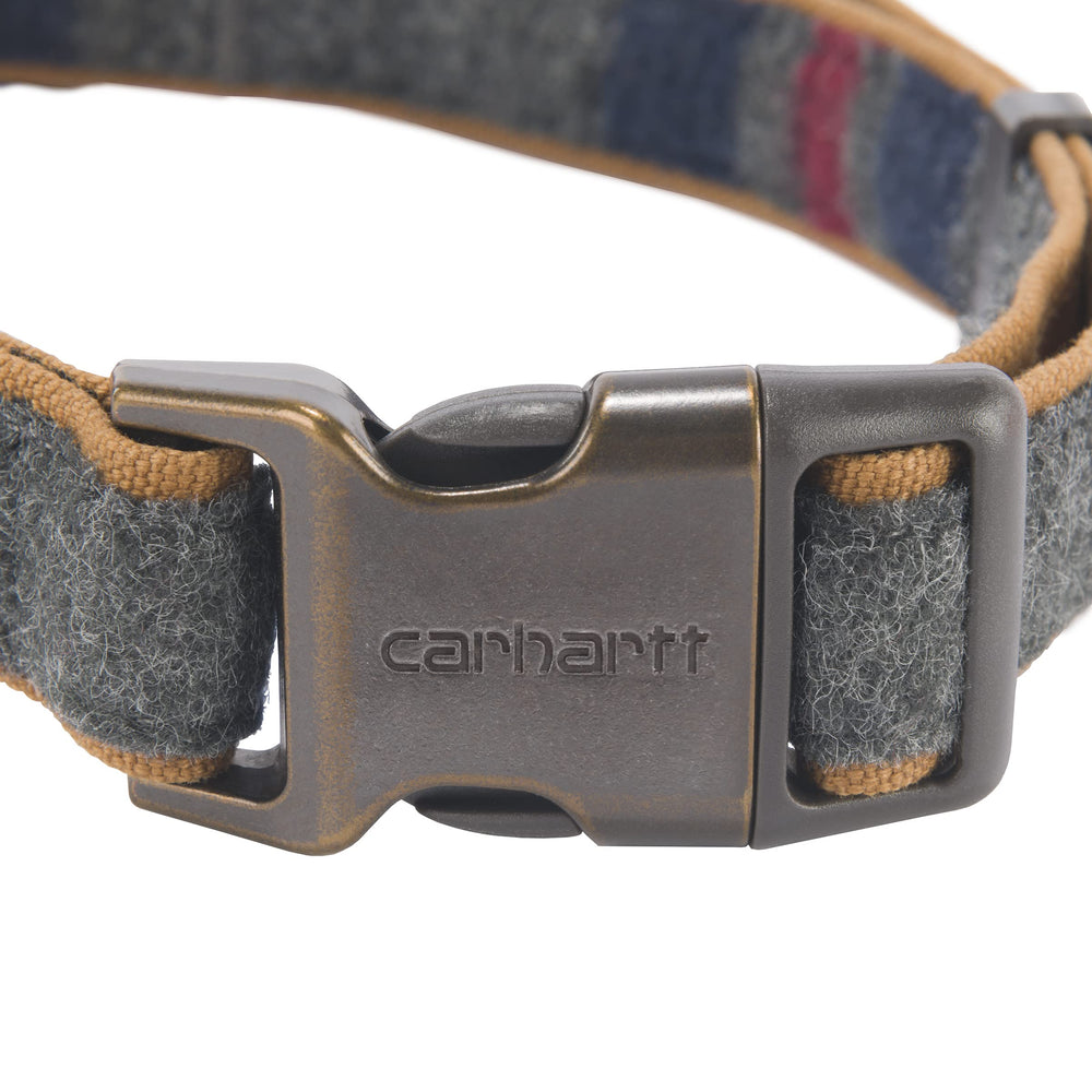 Boucle demi-métal demi-plastique Carhartt garantissant fermeture sûre et aisée