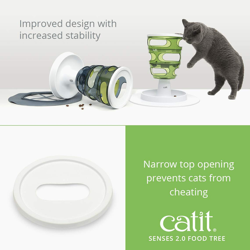 Chat utilisant Catit Food Tree en poussant les croquettes avec la patte