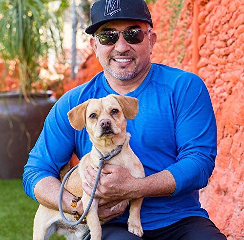 Cesar Millan laisse en usage lors d'une promenade pour meilleur contrôle