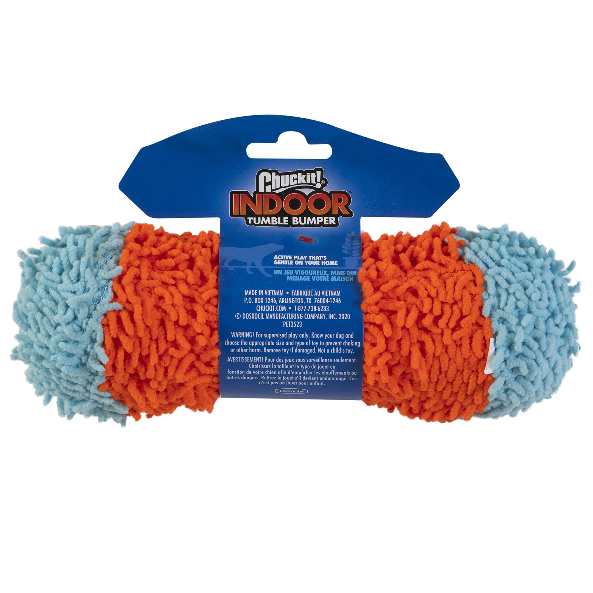 Chuckit! gros plan sur la chenille douce soulignant le confort en bouche