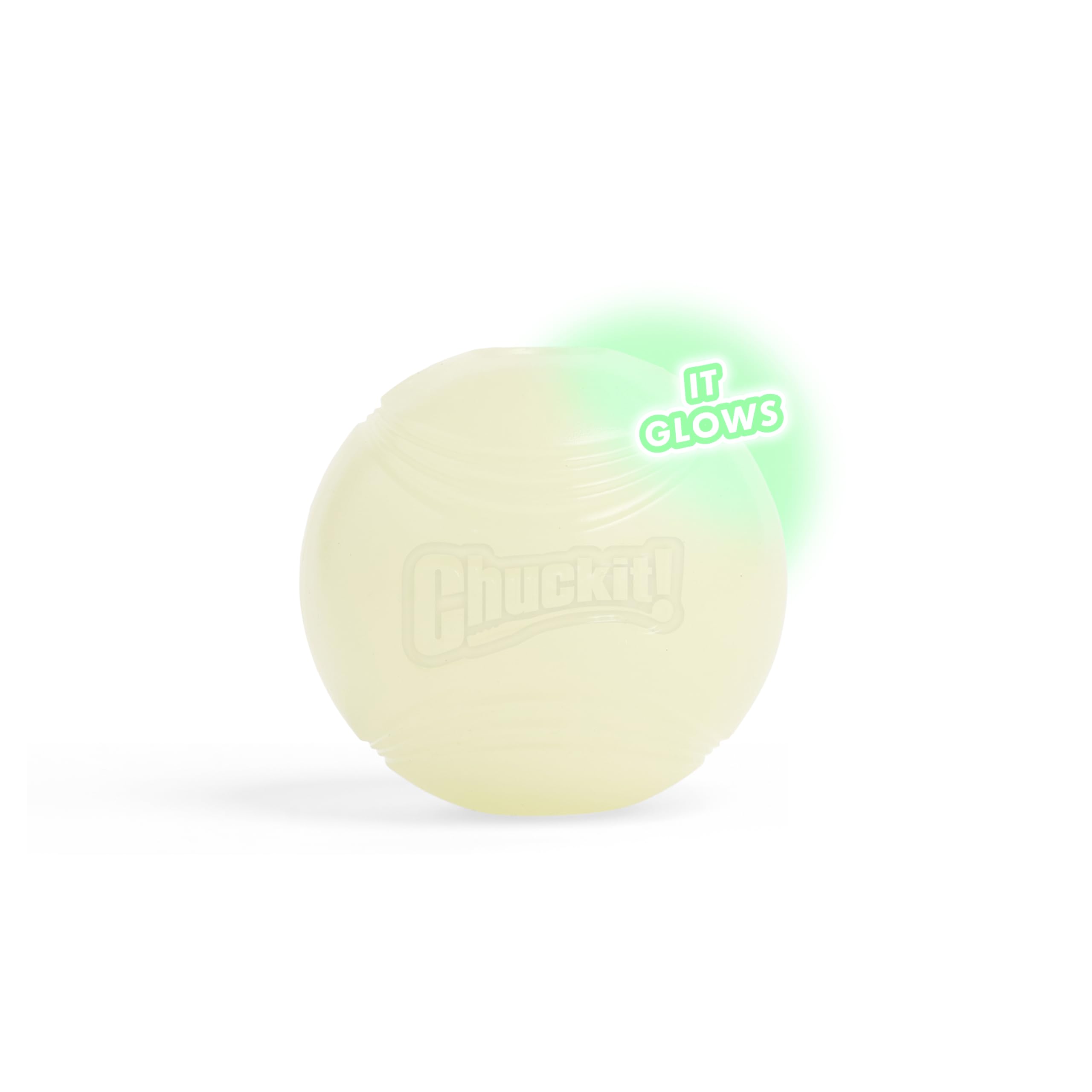 Chuckit! balle glow utilisée sur la plage, jeu extérieur prolongé