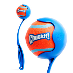 Chuckit! vue frontale du lanceur montrant la forme et l'équilibre