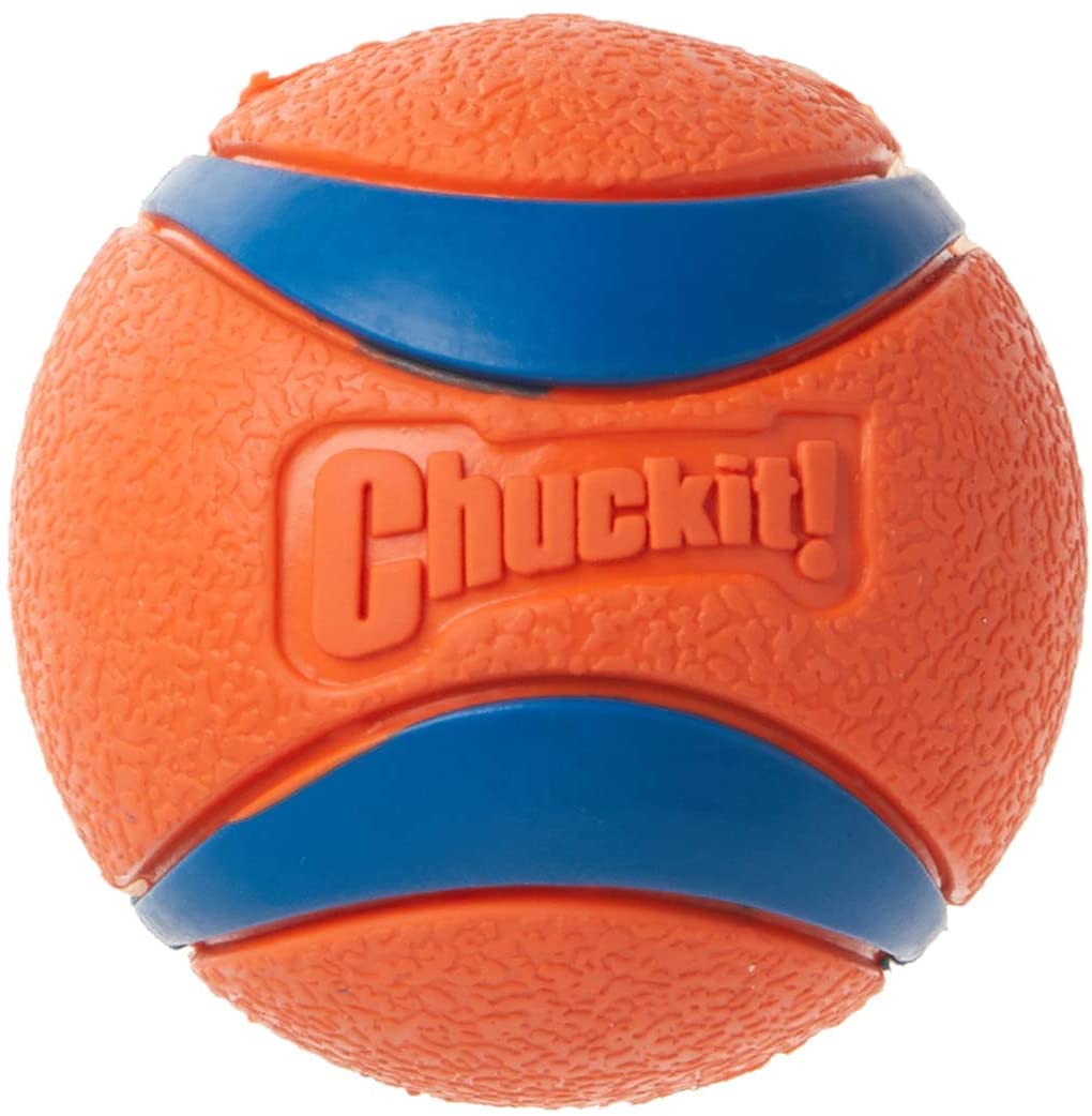 Chuckit! Ultra Ball vue avant montrant texture résistante pour jeux prolongés