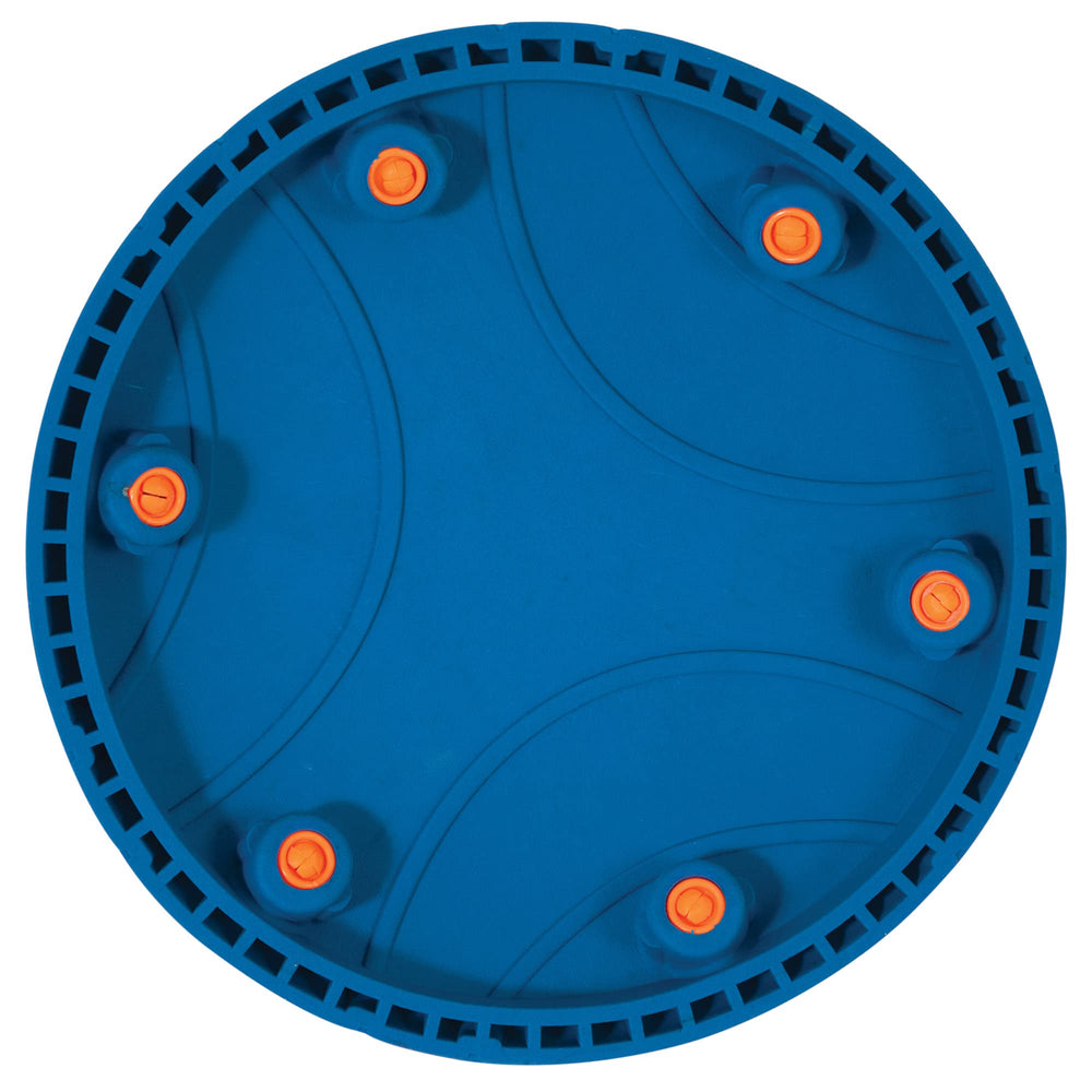 Chuckit! disque en vol après un lancer pour distances accrues