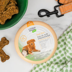 Citrus Magic gros plan sur la texture solide pour démontrer l'absorption efficace