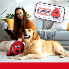 Clifford The Big Red Dog comparaison taille à côté d'un objet pour échelle
