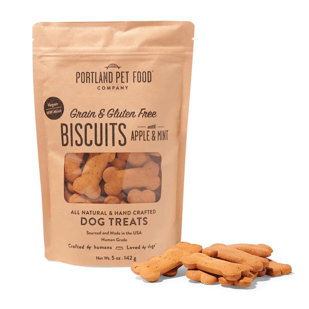 CRAFTED BY HUMANS LOVED BY DOGS emballage avant de biscuits pomme menthe bénéfice fraîcheur pratique
