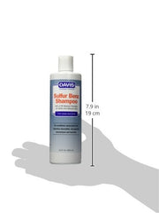 Application du shampooing Davis sur chien illustrant nettoyage en profondeur bénéfice pelage sain